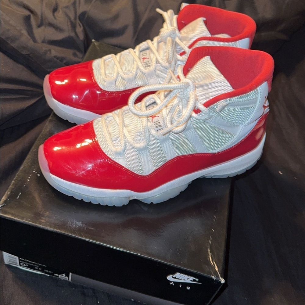 Jordan  retro 11 cherries